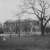 1906 photo of the then-new Science Block